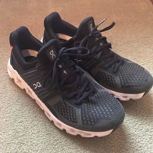 On Cloud Swift Women’s Shoes